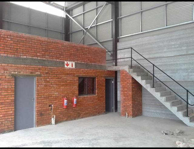 277M² WAREHOUSE TO LET IN NDABENI